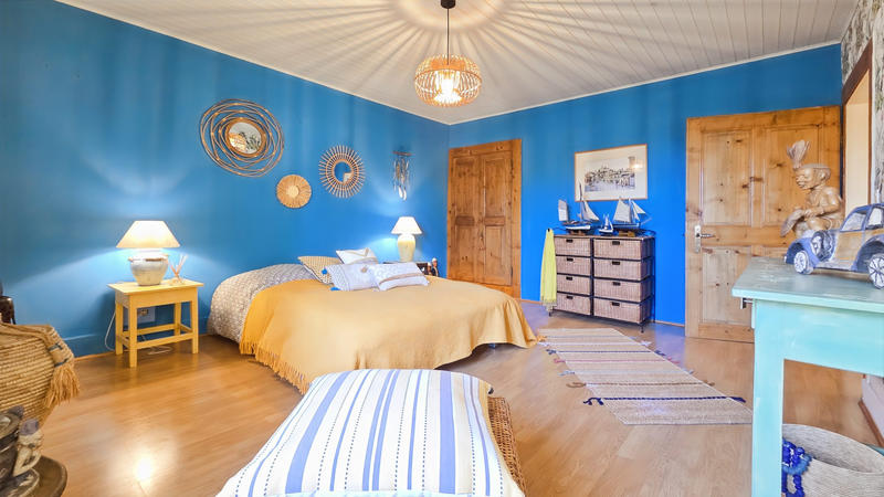 Maison - 245 m² - 7 pièces