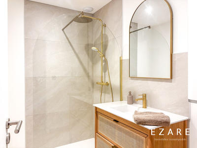 Appartement - 60 m² - 5 pièces