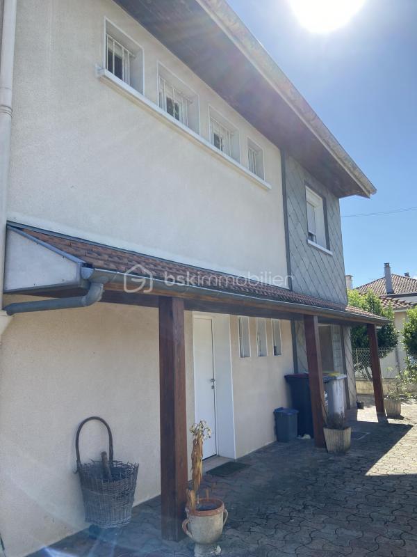 Maison traditionnelle - 140 m² - 5 pièces