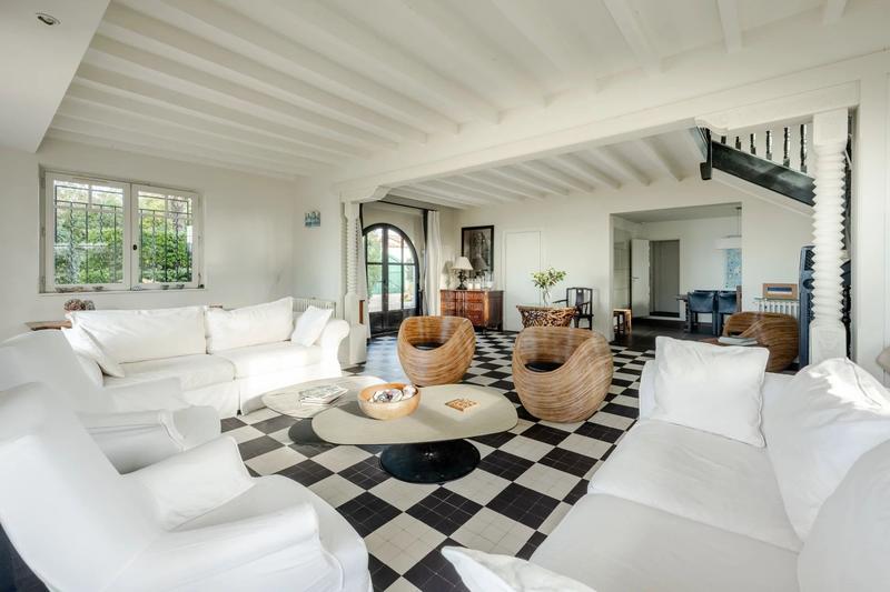 Maison - 200 m² - 6 pièces