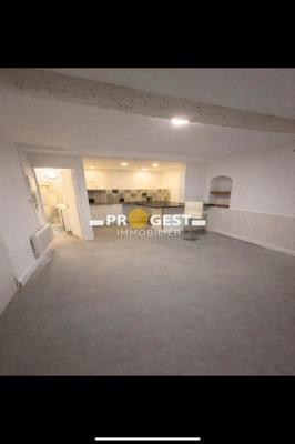 Studio - 30 m² - 1 pièce