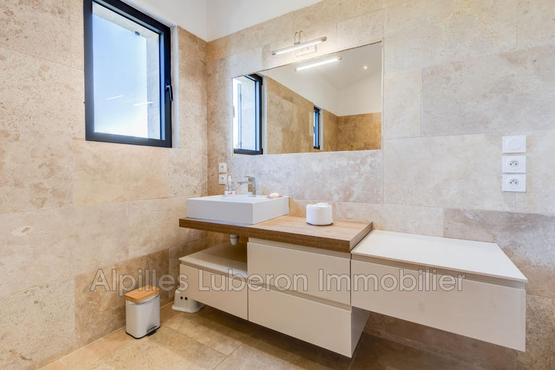 Propriété - 250 m² - 7 pièces