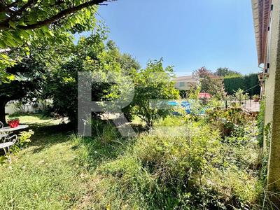 Villa - 208 m² - 8 pièces