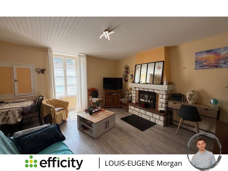 Corps de ferme - 1 376 m² - 5 pièces