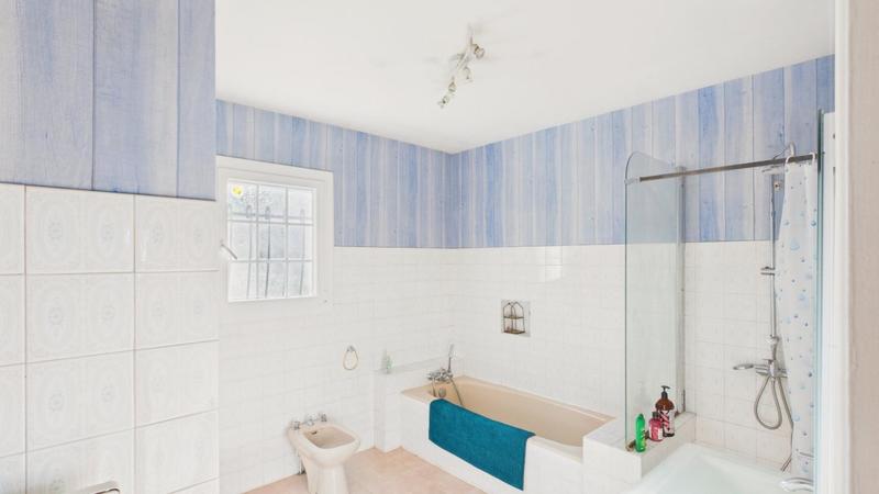 Propriété - 260 m² - 9 pièces