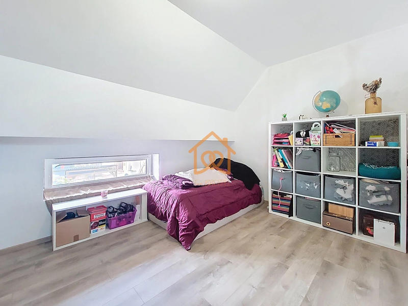 Maison - 251 m² - 10 pièces