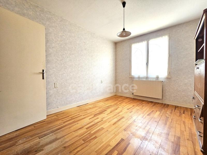 Maison - 184 m² - 8 pièces