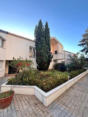 Appartement - 100 m² - 4 pièces