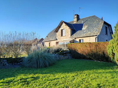 Propriété - 152 m² - 8 pièces