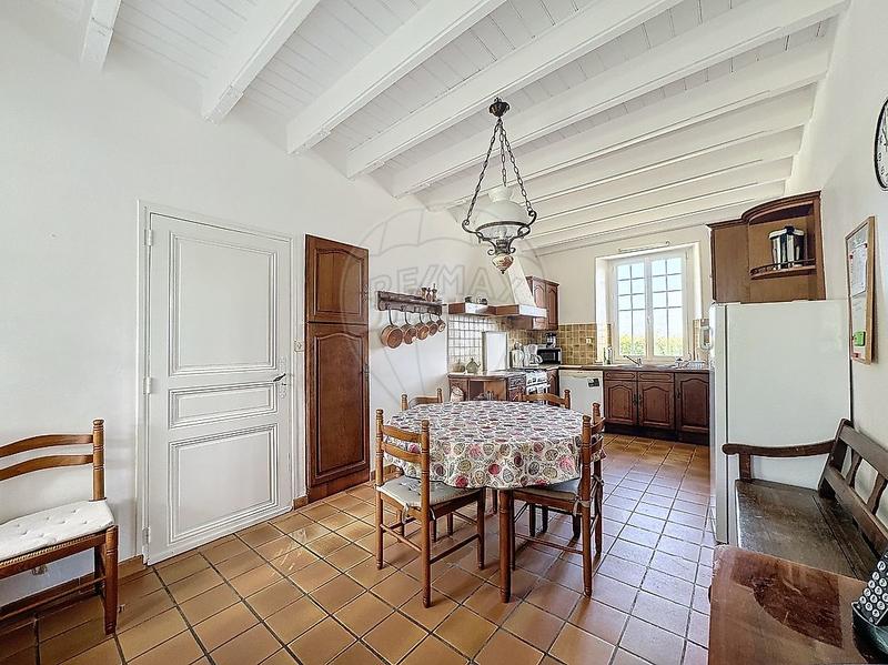 Propriété - 174 m² - 9 pièces