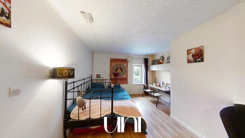 Maison - 150 m² - 8 pièces