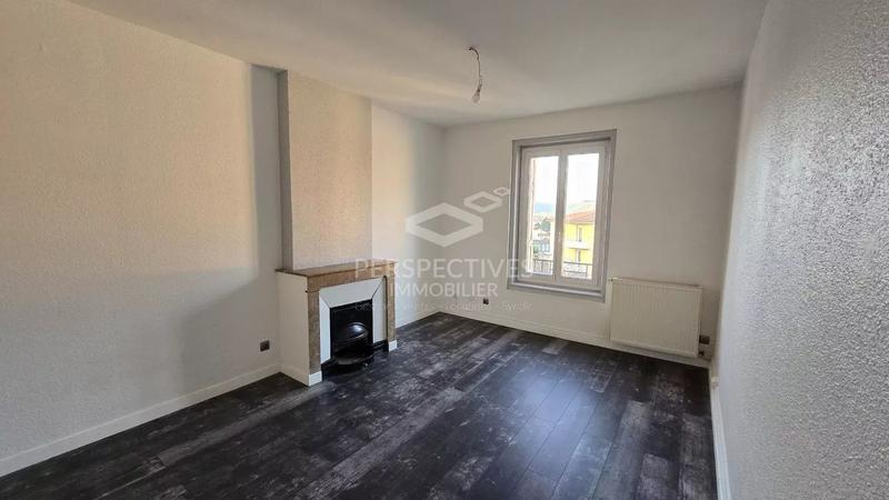 Appartement - 90 m² - 3 pièces