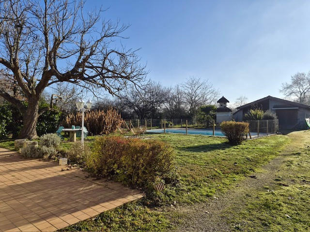 Propriété - 95 m² - 4 pièces