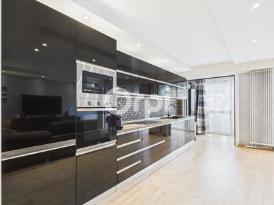 Appartement - 90 m² - 4 pièces