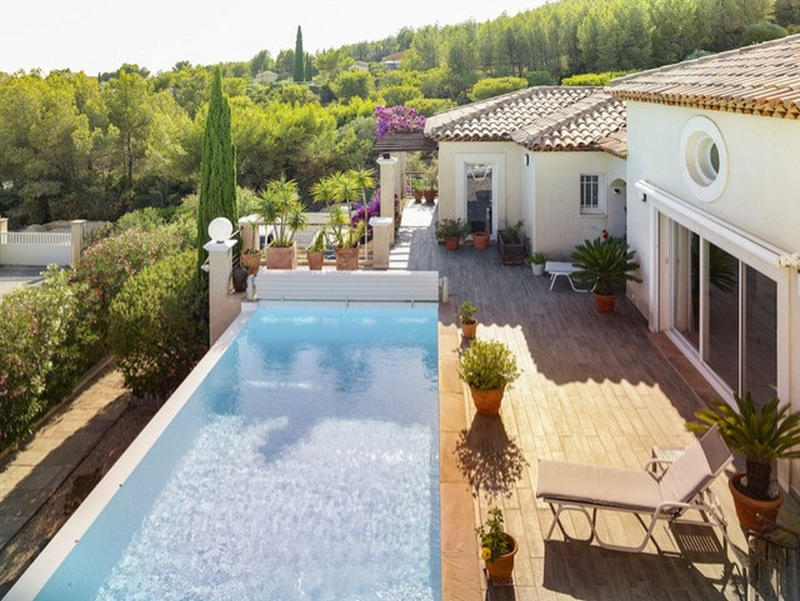 Maison - 204 m² - 8 pièces