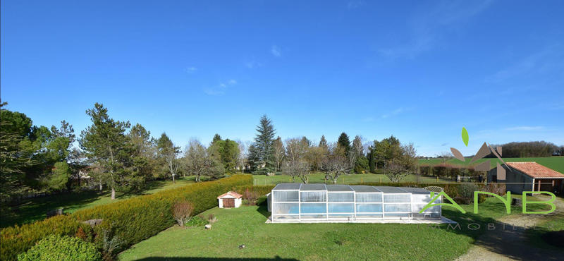 Maison - 290 m² - 5 pièces