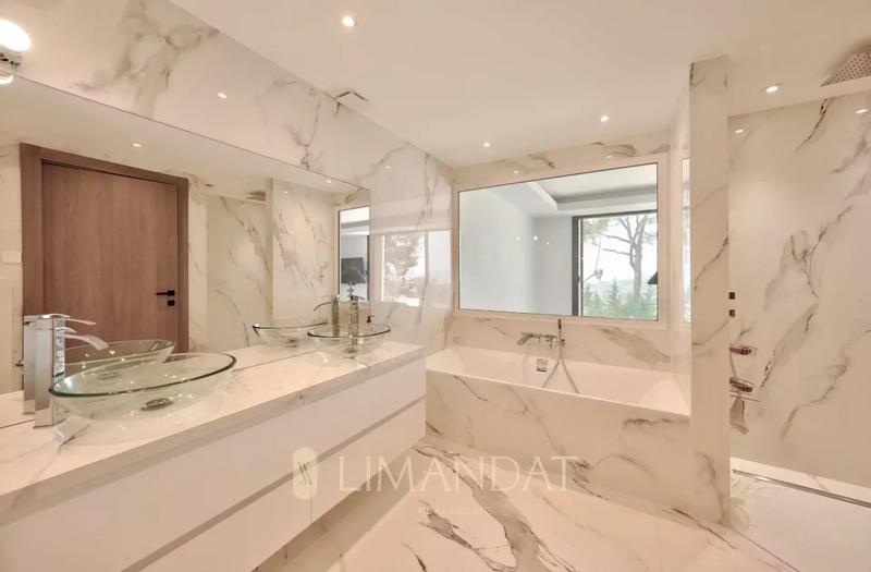 Villa - 370 m² - 6 pièces