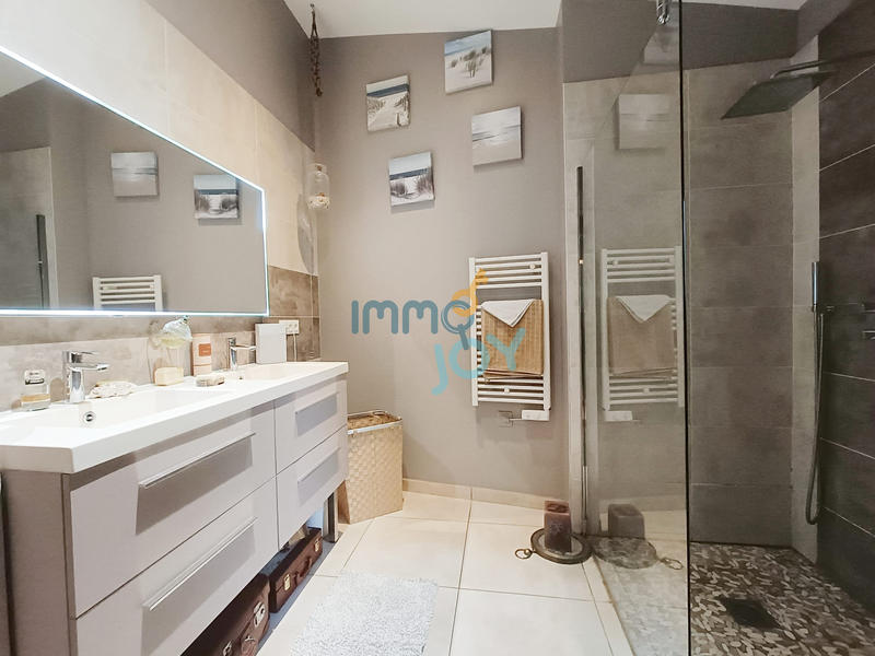 Maison - 152 m² - 6 pièces