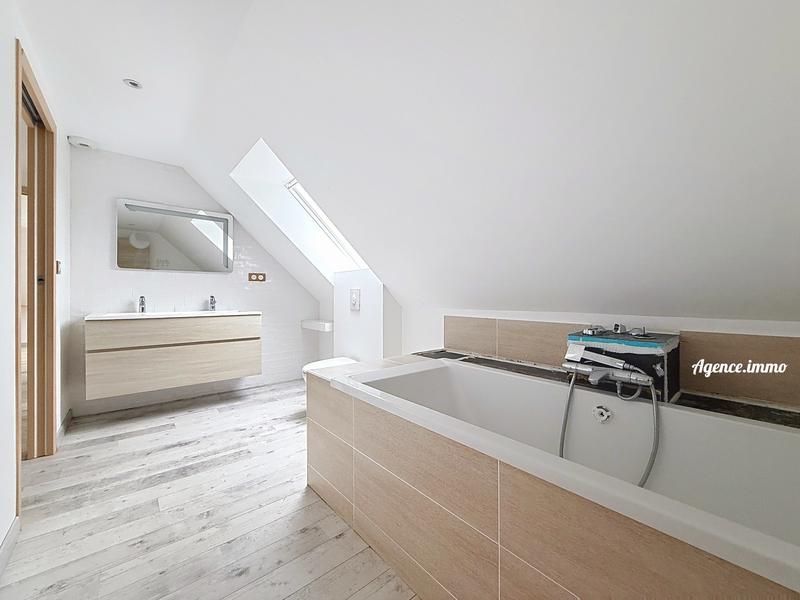 Maison - 98 m² - 4 pièces