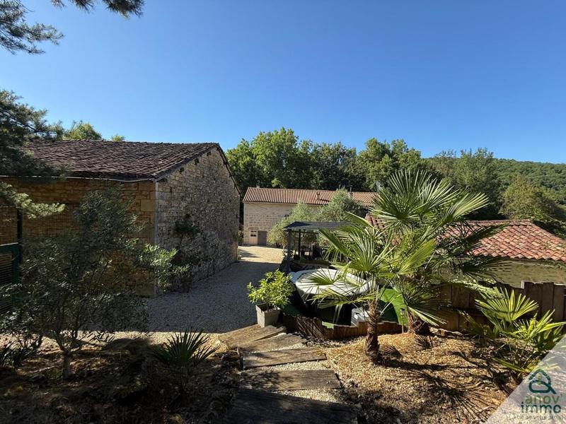 Demeure - 165 m² - 6 pièces