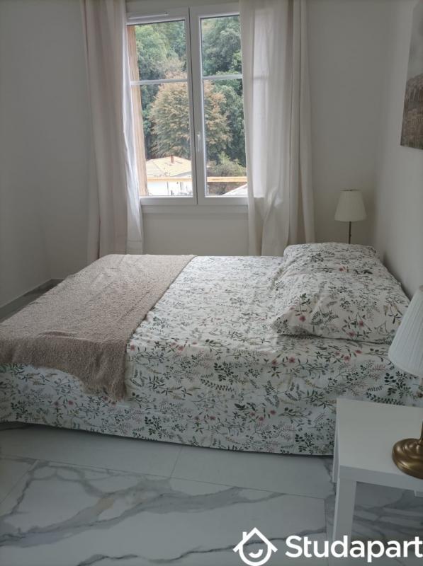 Chambre - 13 m² - 1 pièce