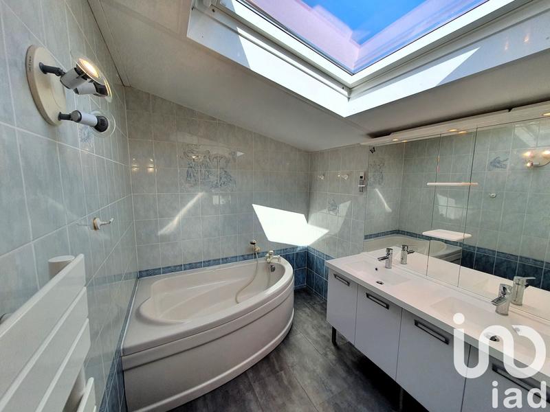 Maison - 200 m² - 6 pièces