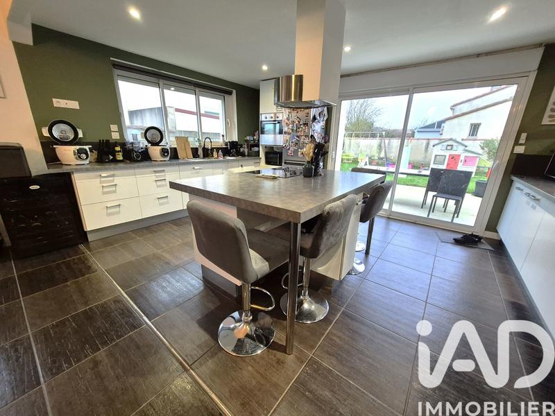 Maison - 236 m² - 8 pièces