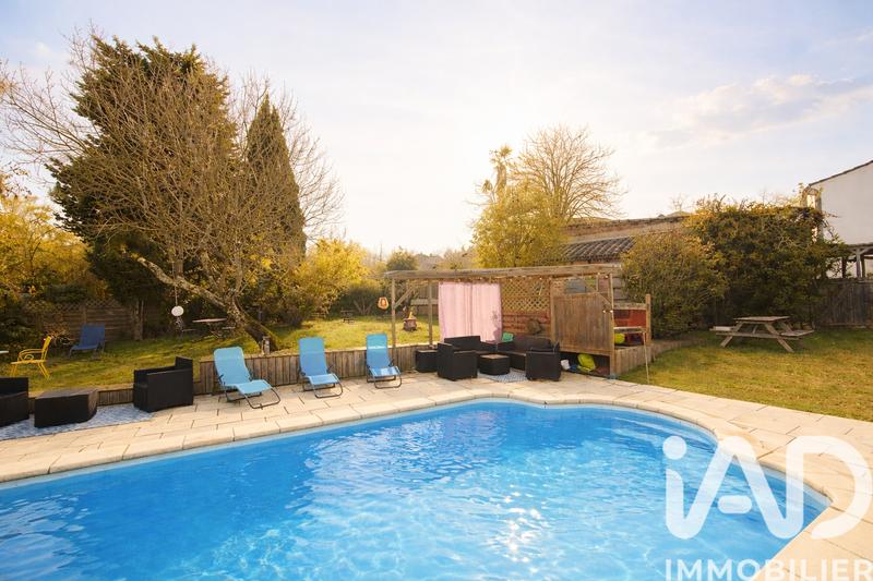 Maison - 222 m² - 10 pièces