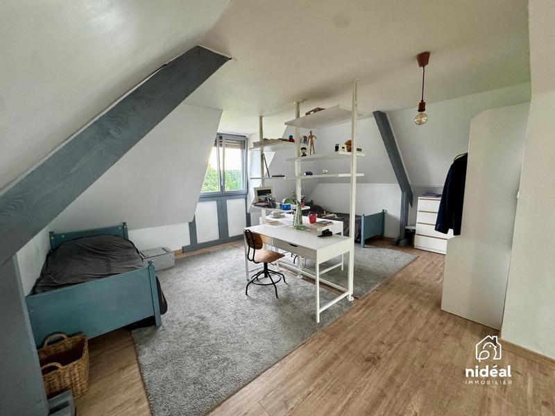 Maison traditionnelle - 168 m² - 6 pièces