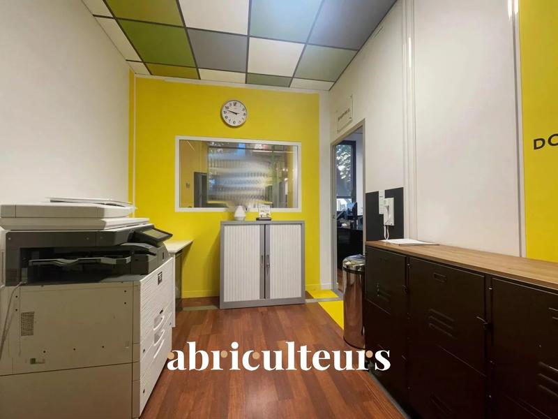 Bureau - 65 m² - 5 pièces