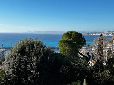 Villa - 325 m² - 6 pièces