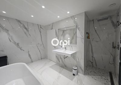 Maison - 195 m² - 5 pièces