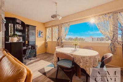 Appartement - 102 m² - 5 pièces