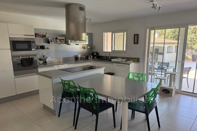 Villa - 203 m² - 6 pièces