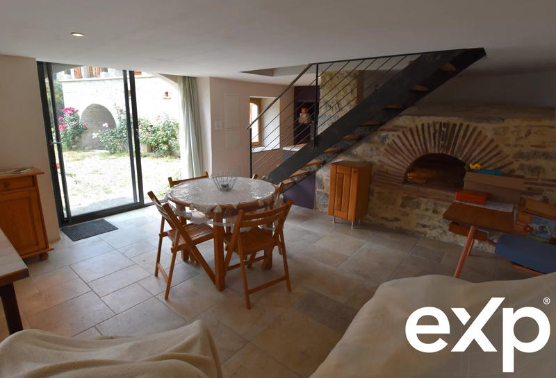 Maison traditionnelle - 201 m²