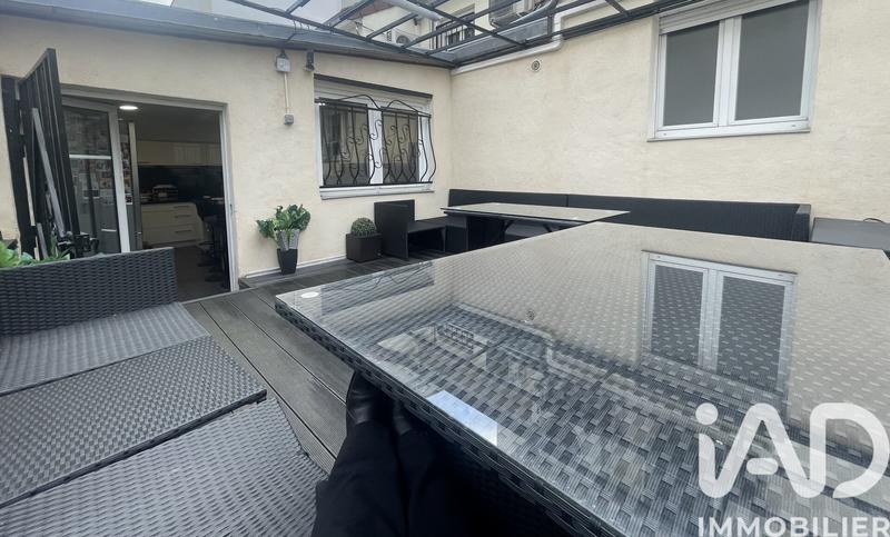 Maison - 201 m² - 7 pièces