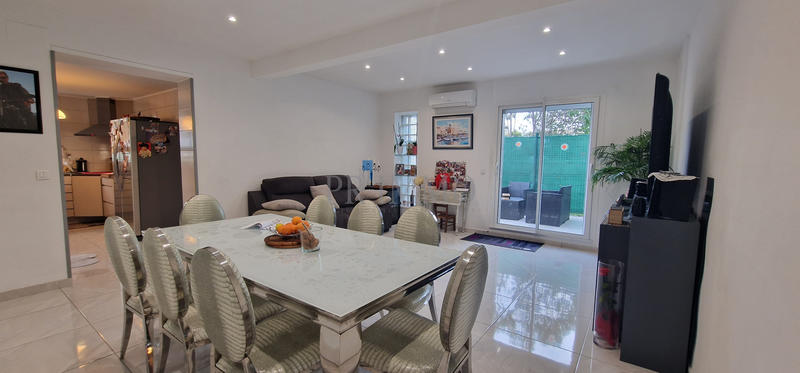 Local commercial - 85 m² - 4 pièces