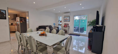 Local commercial - 85 m² - 4 pièces