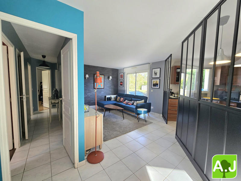 Maison - 90 m² - 5 pièces