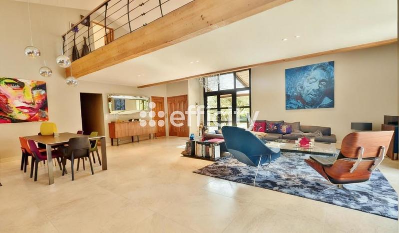 Villa - 300 m² - 7 pièces