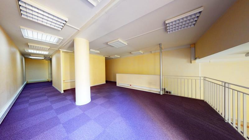 Local commercial - 210 m²