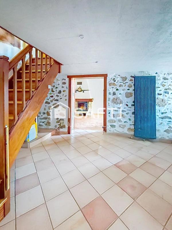 Maison - 180 m² - 9 pièces