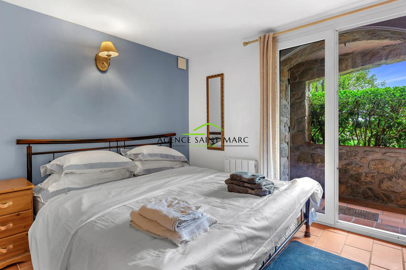 Propriété - 296 m² - 8 pièces