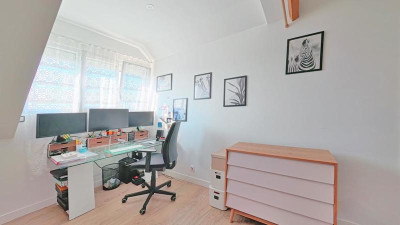 Maison - 180 m² - 7 pièces