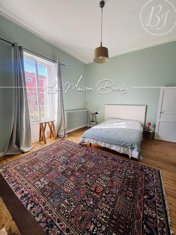 Maison - 295 m² - 11 pièces