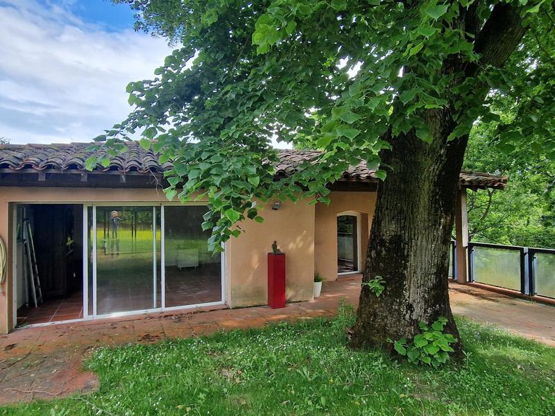 Maison - 380 m² - 9 pièces