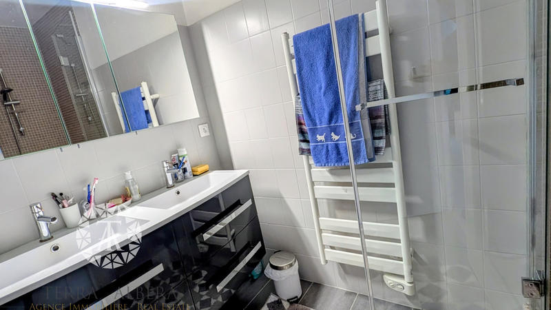 Villa - 90 m² - 4 pièces