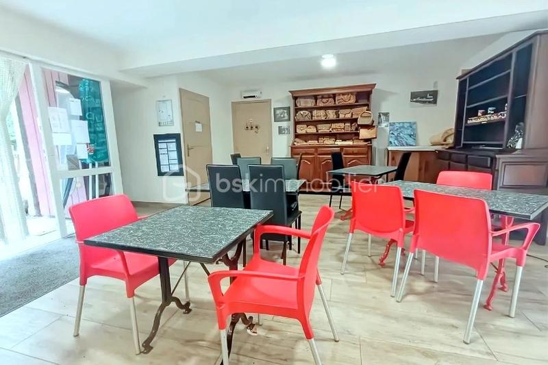 Maison - 240 m² - 6 pièces