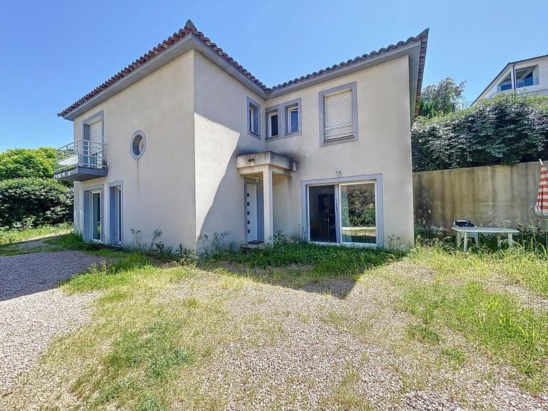 Appartement - 86 m² - 3 pièces