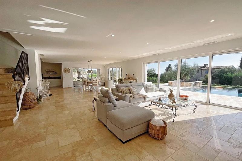 Villa - 185 m² - 6 pièces